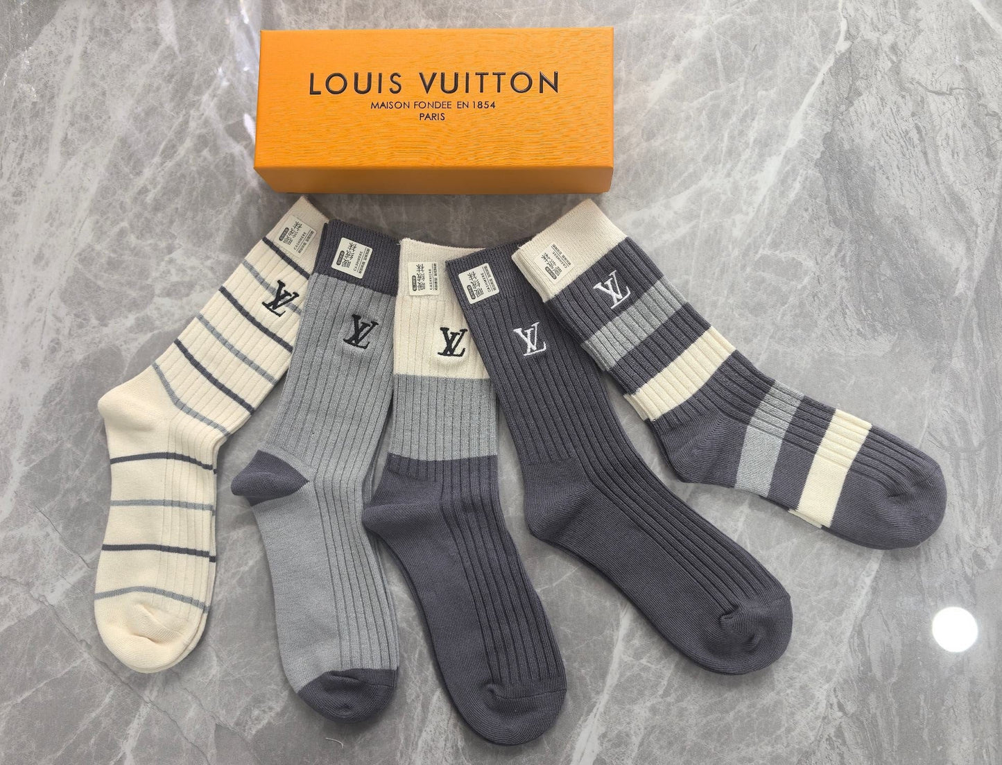 Louis Vuitton Socks(One pair of each style)